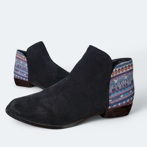 Sbicca Black Suede Ankle Boots with Colorful Patterned Heel Size 9 Boho Aztec